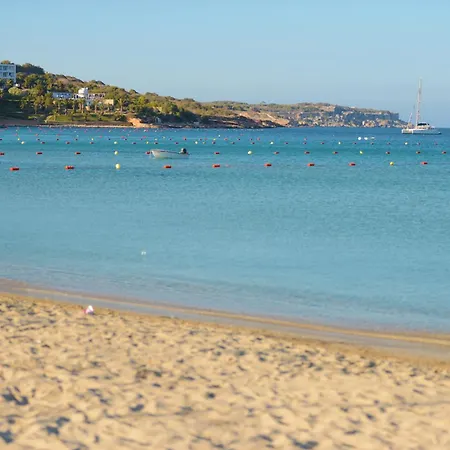 卢娜假日综合酒店 3* 梅利哈