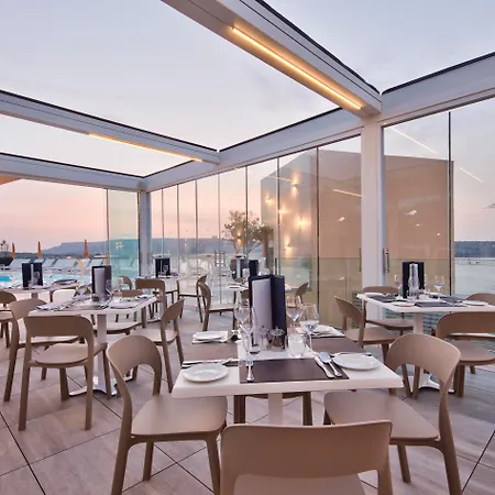 卢娜假日综合酒店 3*