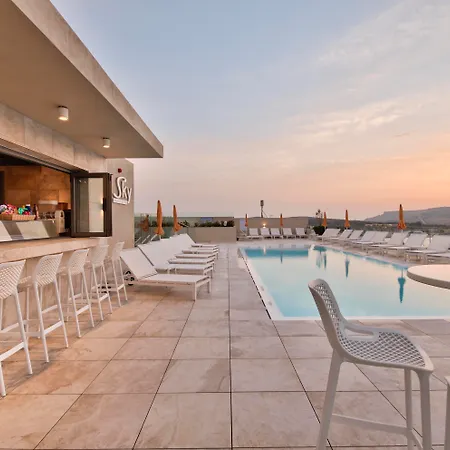 卢娜假日综合酒店