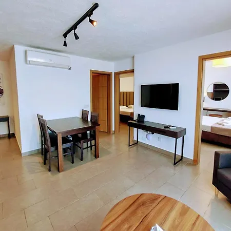 卢娜假日综合酒店 公寓式酒店 梅利哈