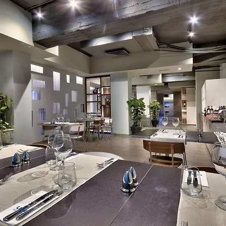 卢娜假日综合酒店 3* 梅利哈