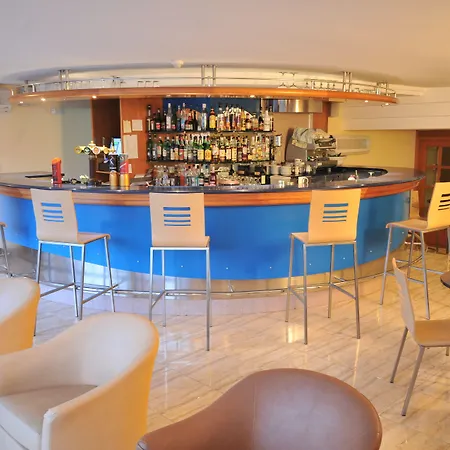 卢娜假日综合酒店 梅利哈