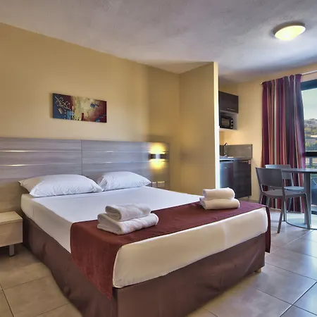 公寓式酒店 卢娜假日综合酒店 3*