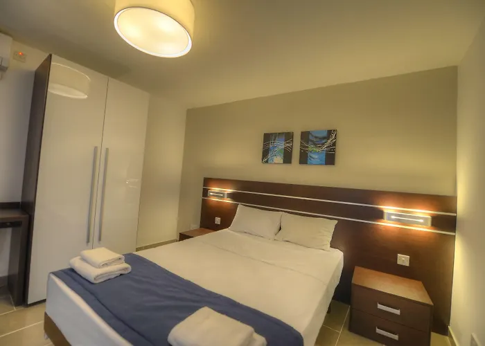 Luna Complex Aparthotel