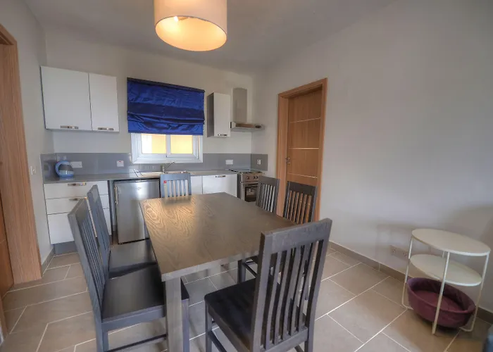 Luna Complex Aparthotel