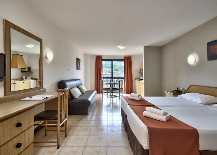 Luna Complex Aparthotel 3*