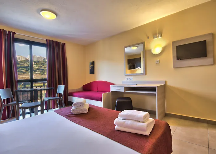 Luna Complex Aparthotel 3*