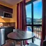Luna Complex Aparthotel 3*