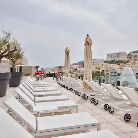 لونا هوليداي كومبليكس