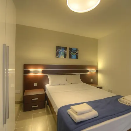 Luna Complex 3* מליאהה