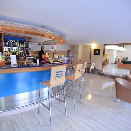 لونا هوليداي كومبليكس