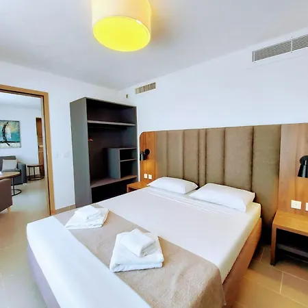 Apart-hotel Luna Complex 3*