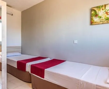 Luna Complex Aparthotel 3*