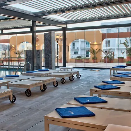 Luna Complex Aparthotel 3*