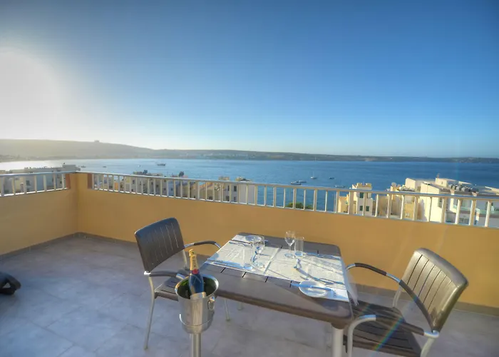 Luna Complex Aparthotel 3*