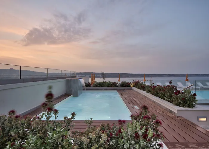 Luna Complex Aparthotel