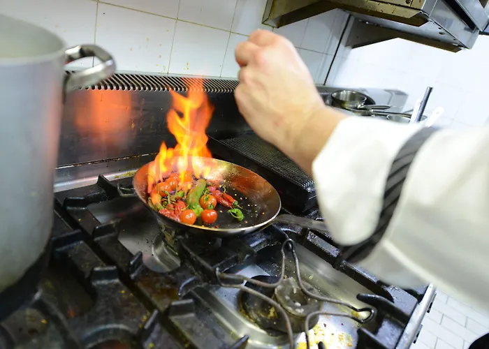 Ξενοδοχείο με διαμερίσματα Luna Complex 3*