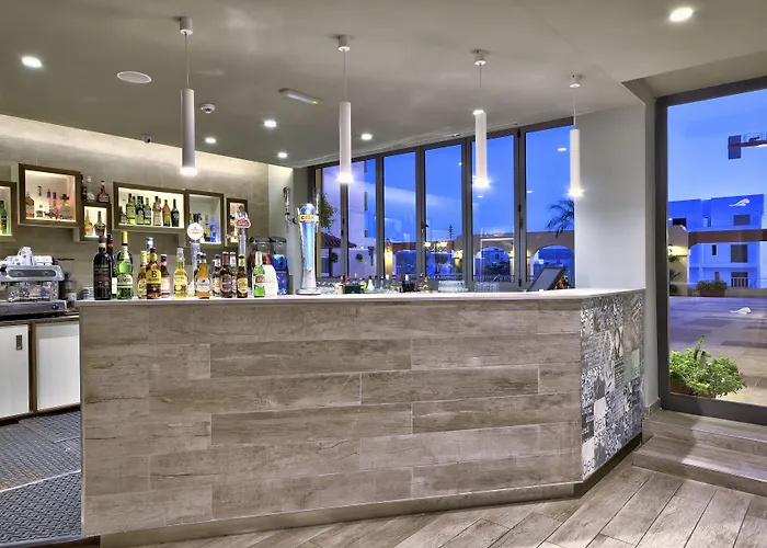 Ξενοδοχείο με διαμερίσματα Luna Complex Mellieħa